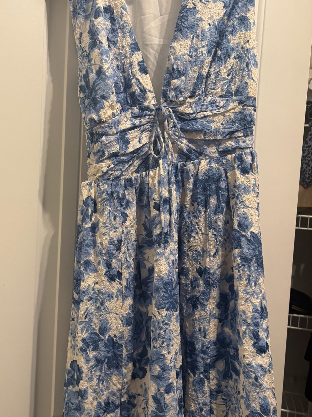 Abercrombie & Fitch Blue and Cream Floral Textured V-Neck Midi Dress